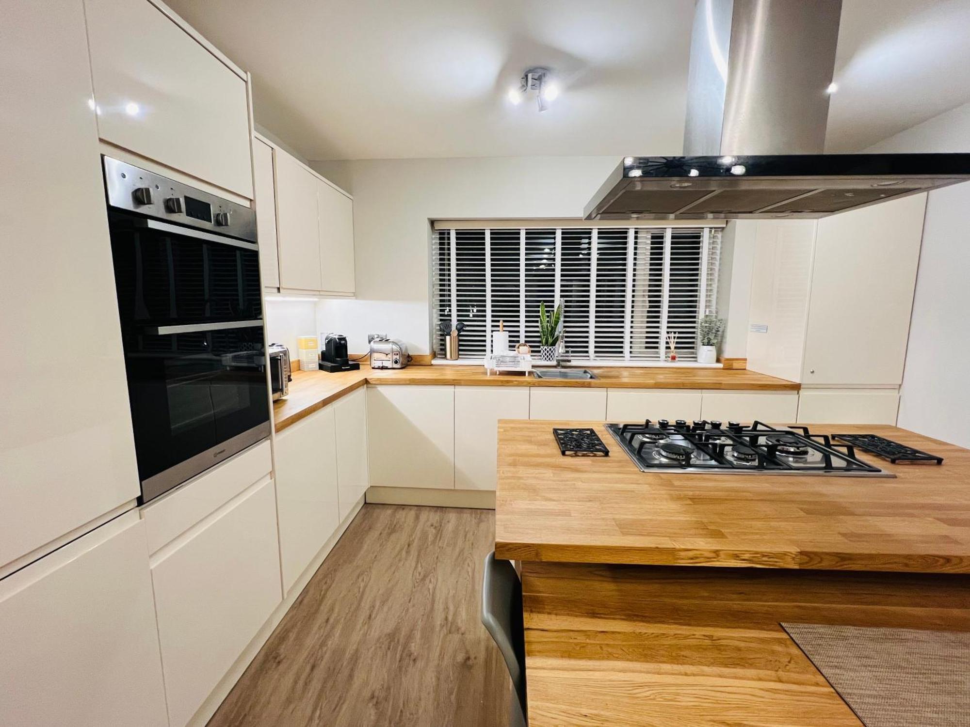 The Duplex Margate With Deck & Living Space Air Conditioning 외부 사진